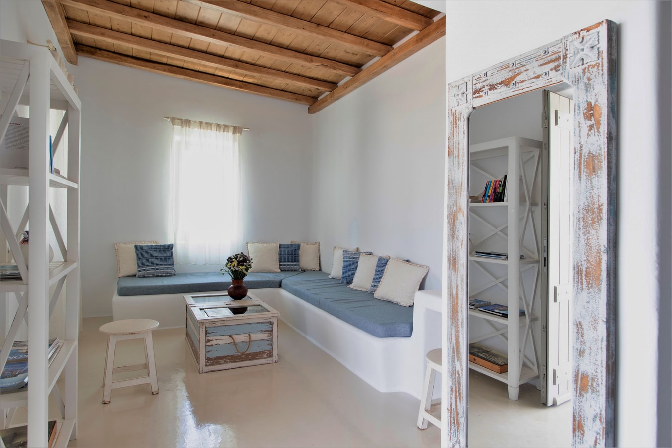 Luxury modern villa with swimming pool in Mykonos 38 My Villa Breaks