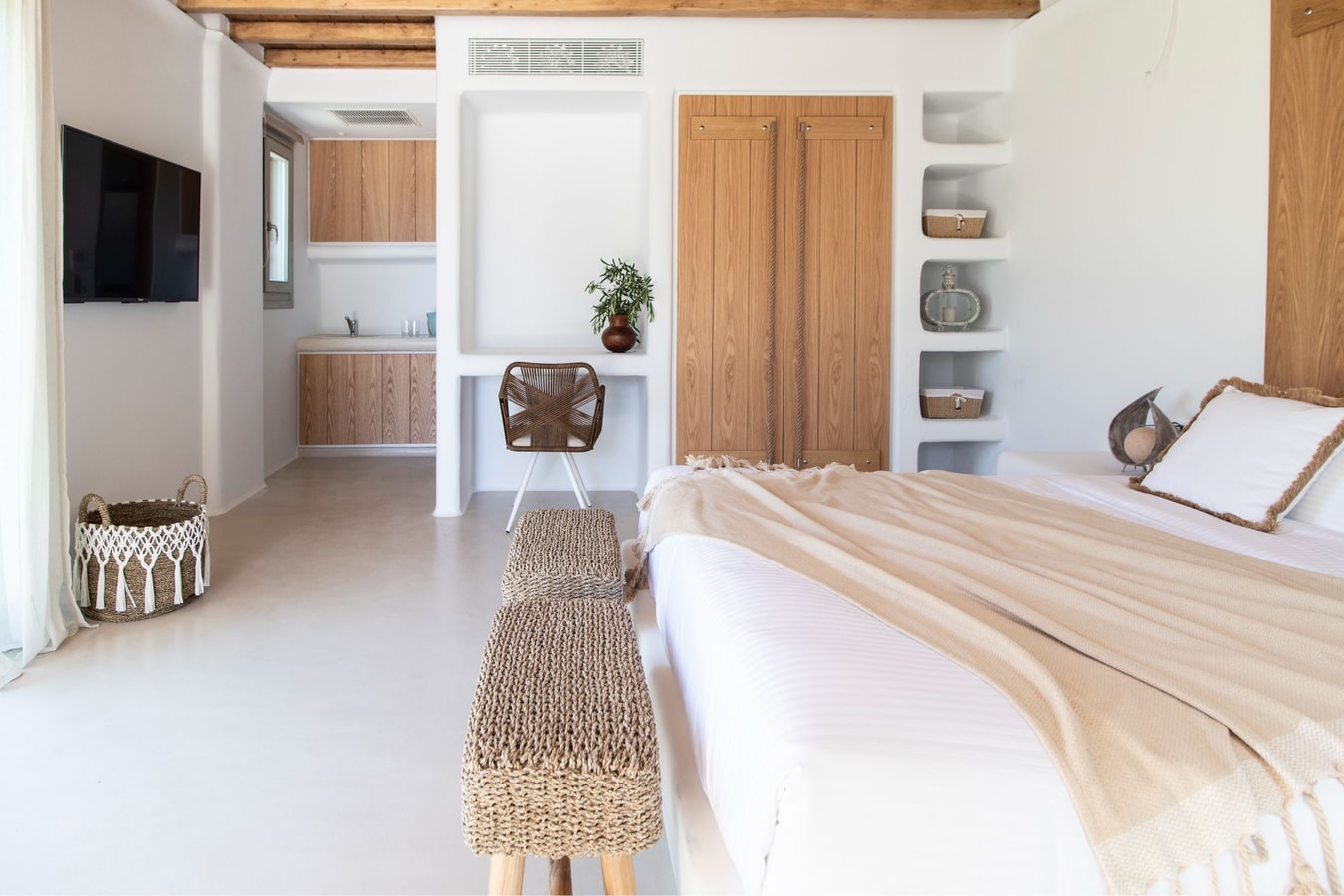 Luxury modern villa with swimming pool in Mykonos 42 My Villa Breaks