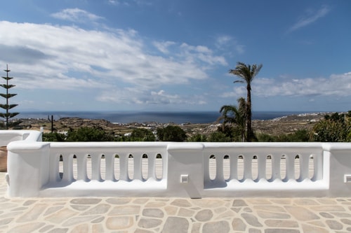 Luxury modern villa with swimming pool in Mykonos 79 My Villa Breaks