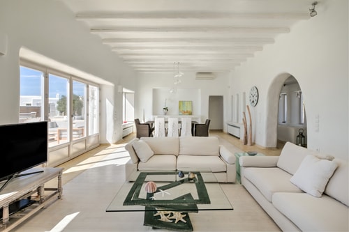 Luxury villa with swimming pool in Mykonos 4 My Villa Breaks