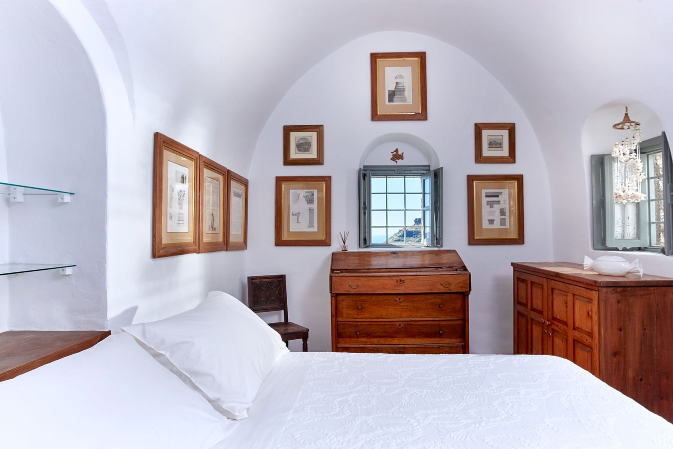 Private villa with sea views and an outdoor jacuzzi 13 My Villa Breaks