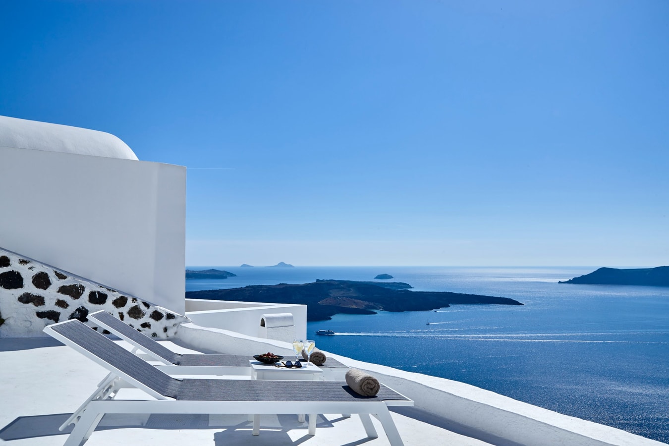 Private villa with sea views and an outdoor jacuzzi 16 My Villa Breaks