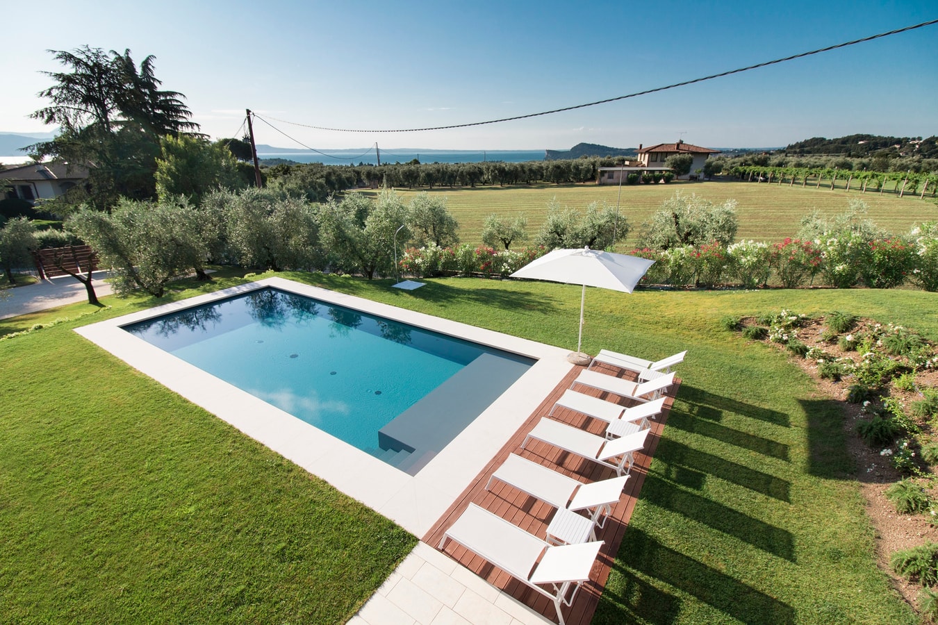 Villa Dahna - Lakeside villa with heated pool 1 Italian Breaks