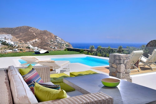 Luxury modern villa with swimming pool in Mykonos 0 My Villa Breaks