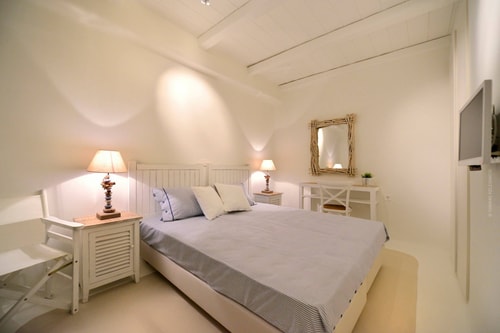 Luxury modern villa with swimming pool in Mykonos 7 My Villa Breaks