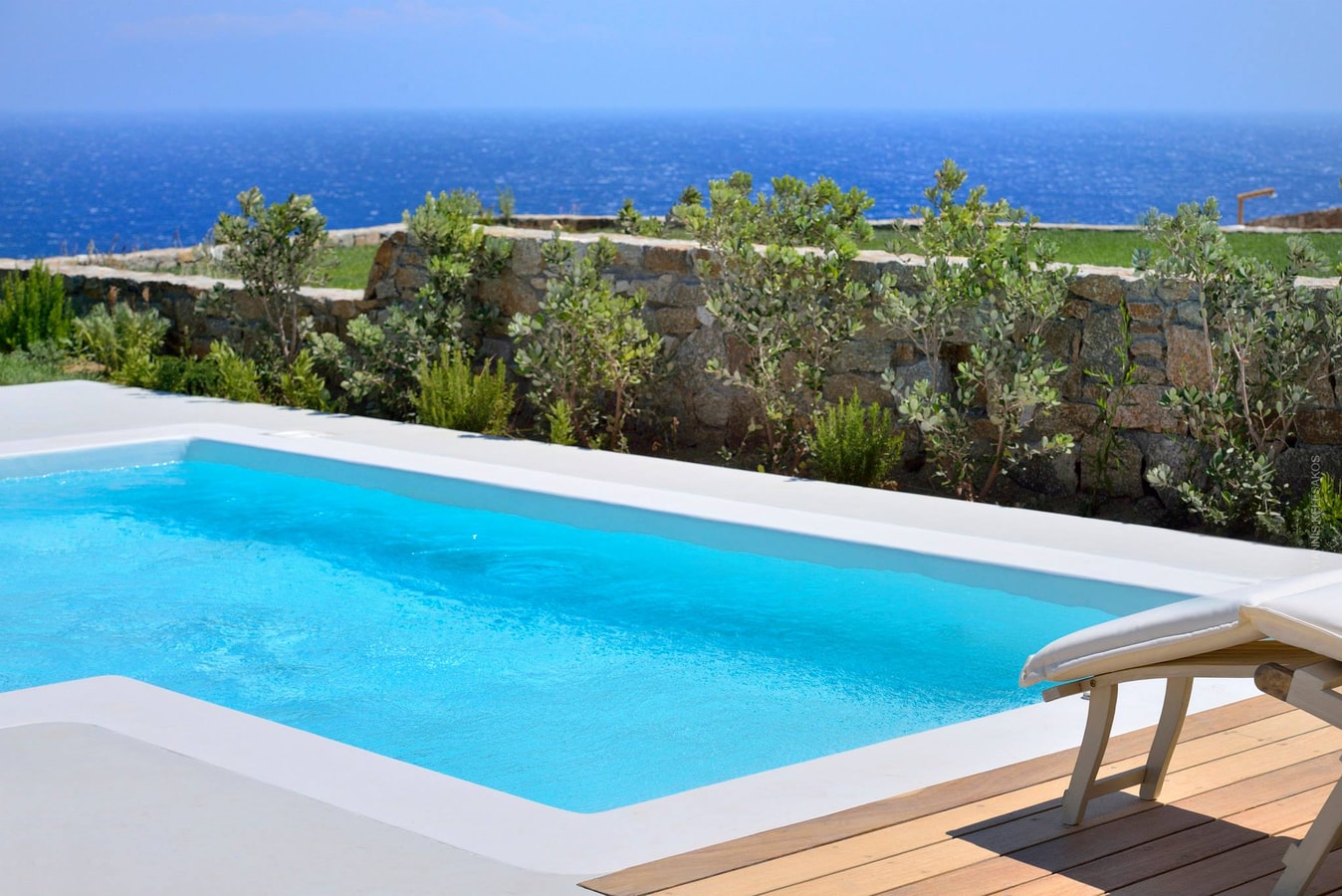 Luxury modern villa with swimming pool in Mykonos 16 My Villa Breaks