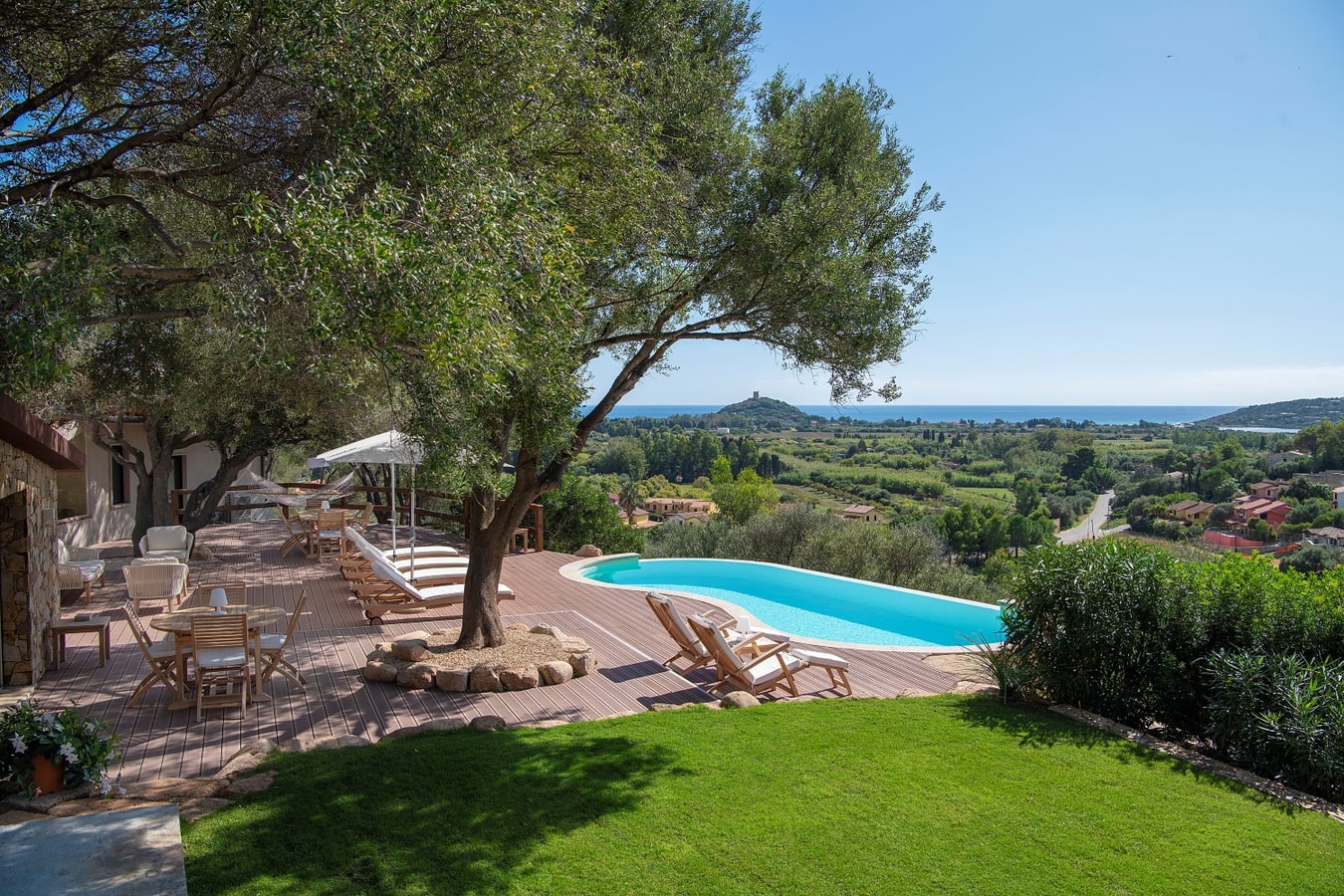 Stunning modern property with sea views Italian Breaks