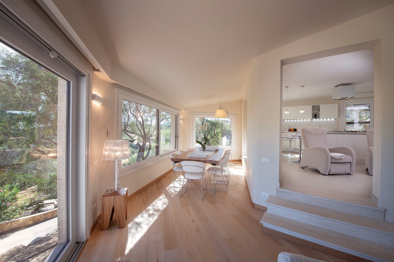 Stunning modern property with sea views 5 Italian Breaks