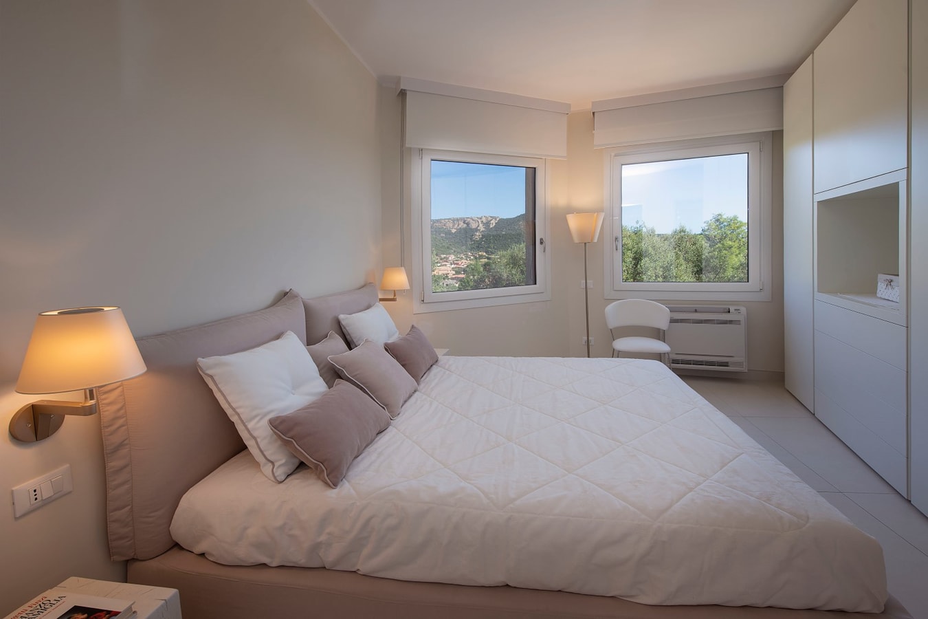 Stunning modern property with sea views 11 Italian Breaks