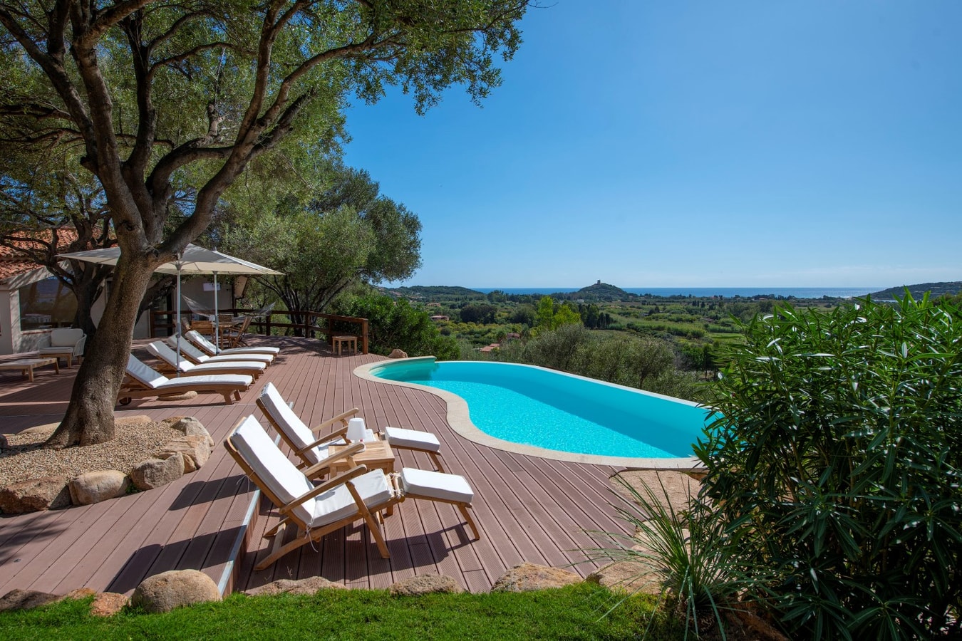 Stunning modern property with sea views 31 Italian Breaks