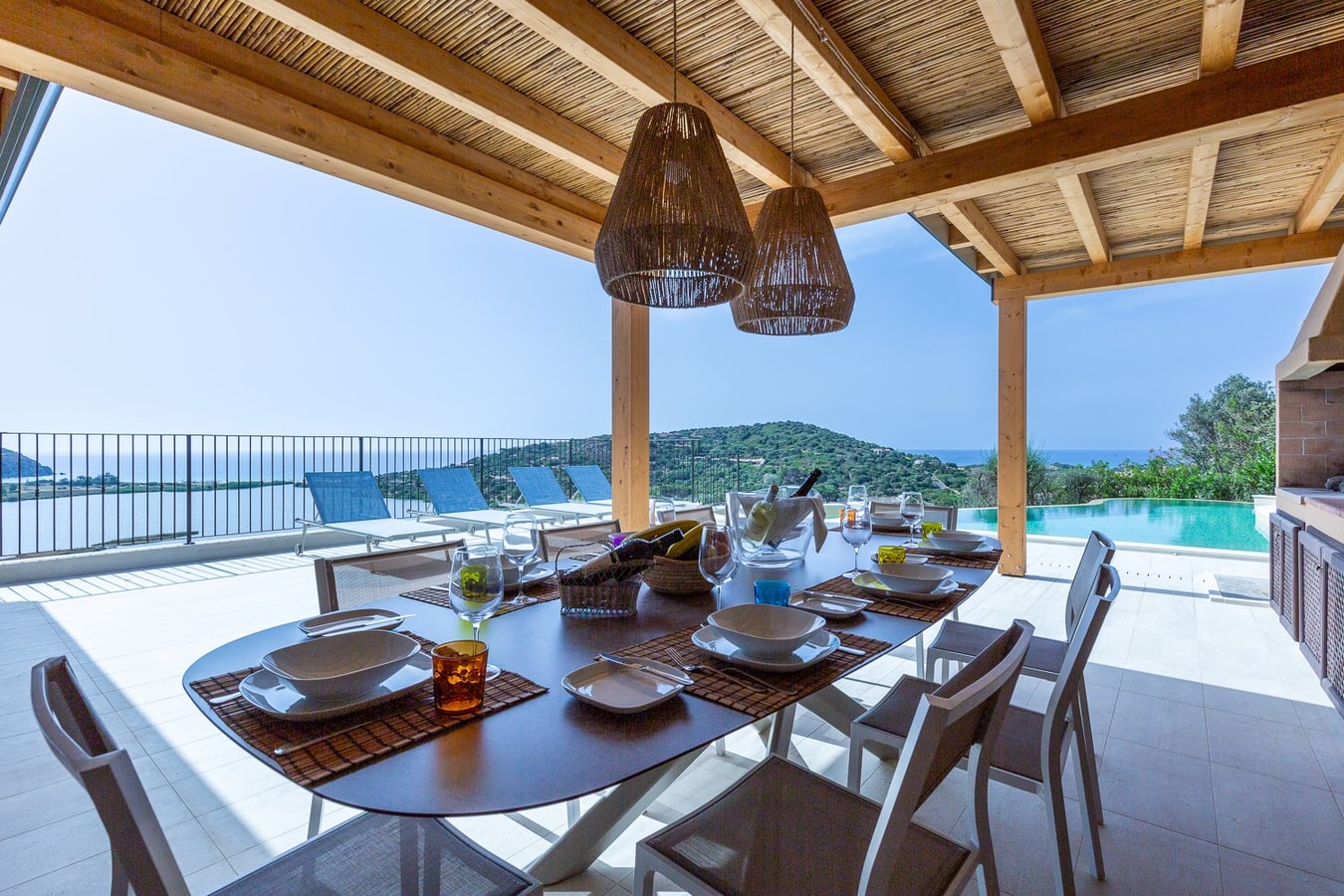 Villa with pool and stunning views 1 Italian Breaks