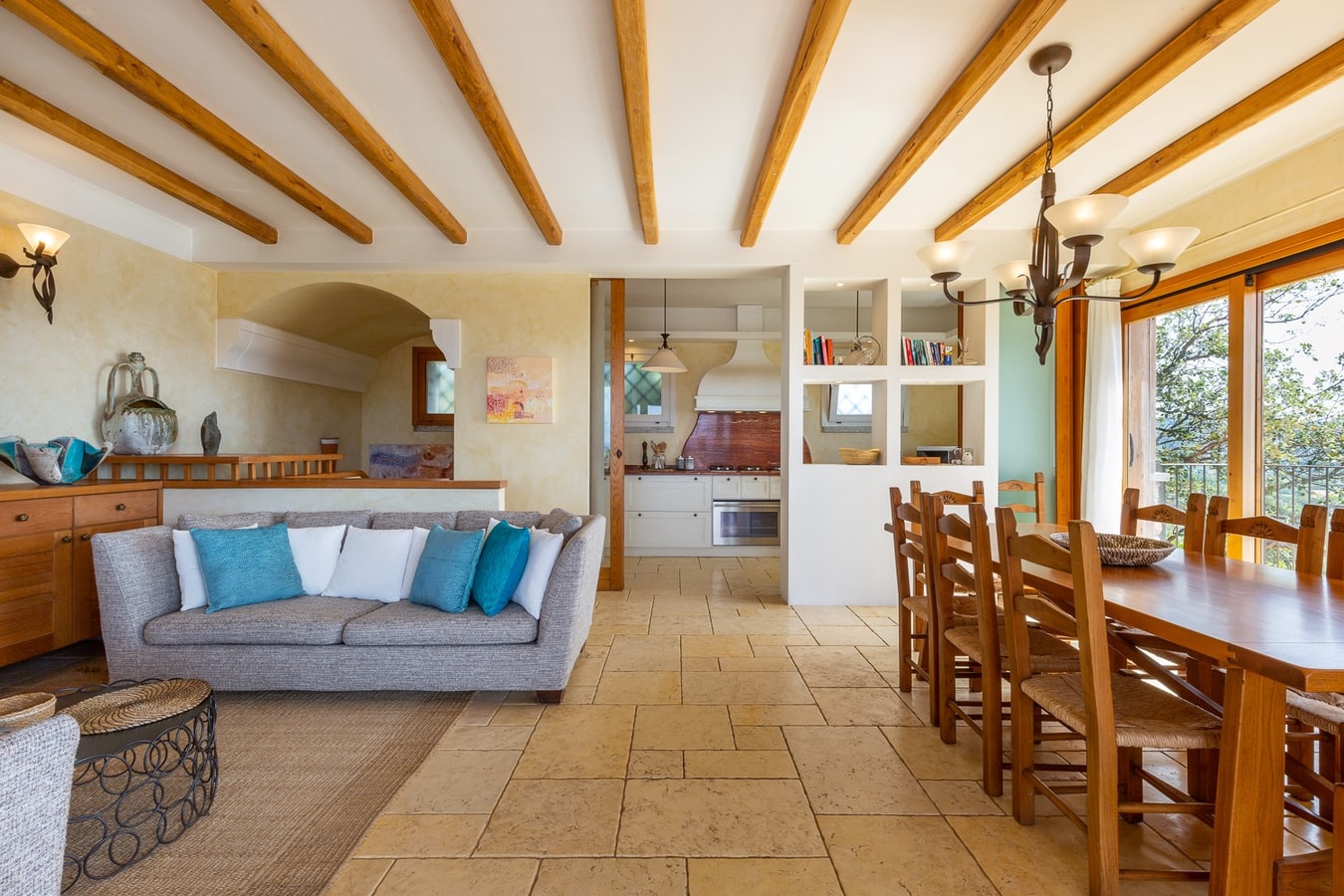 Villa with pool and stunning views 6 Italian Breaks