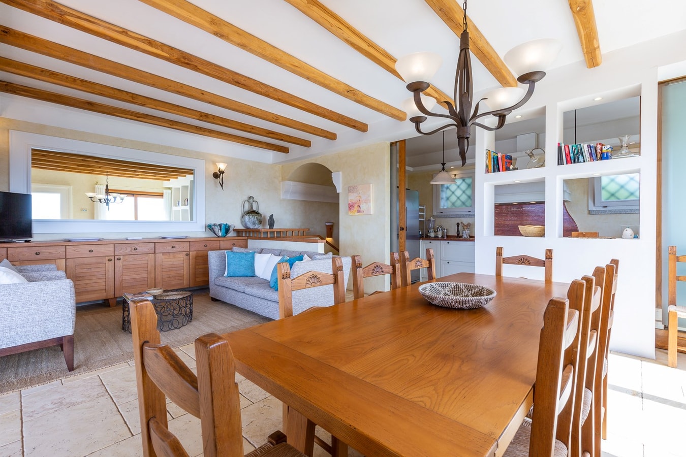 Villa with pool and stunning views 7 Italian Breaks