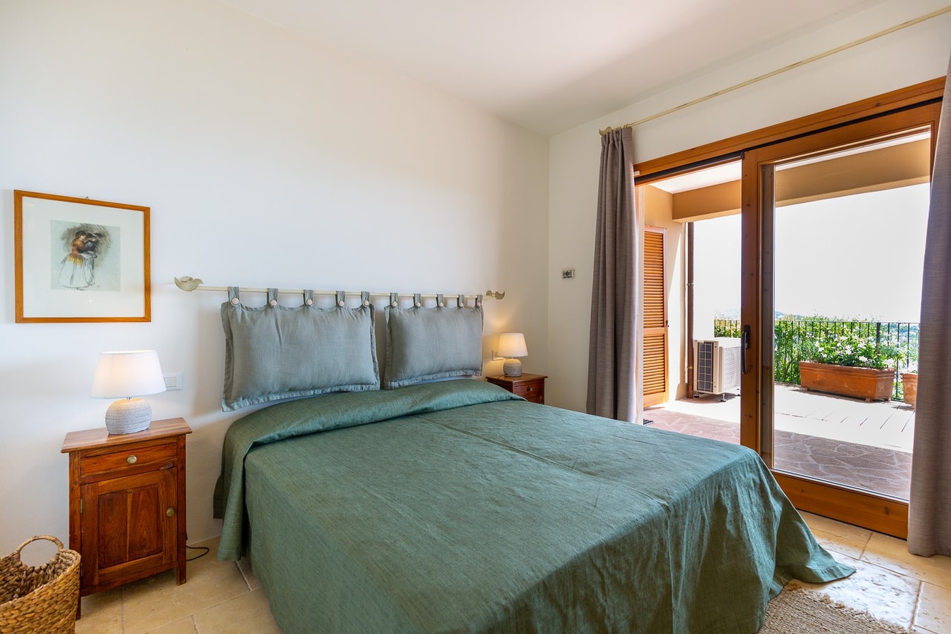 Villa with pool and stunning views 18 Italian Breaks