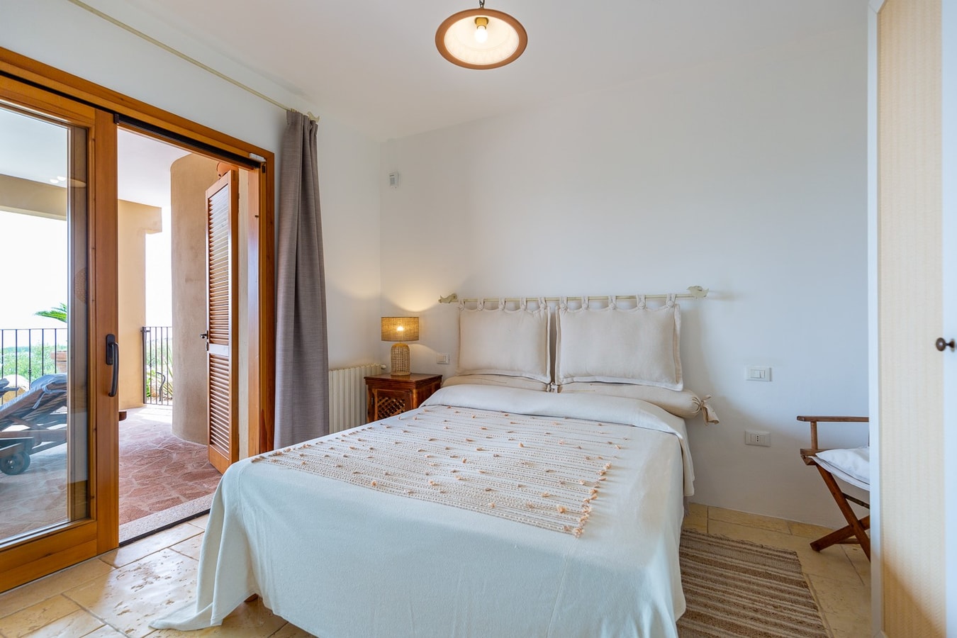 Villa with pool and stunning views 19 Italian Breaks