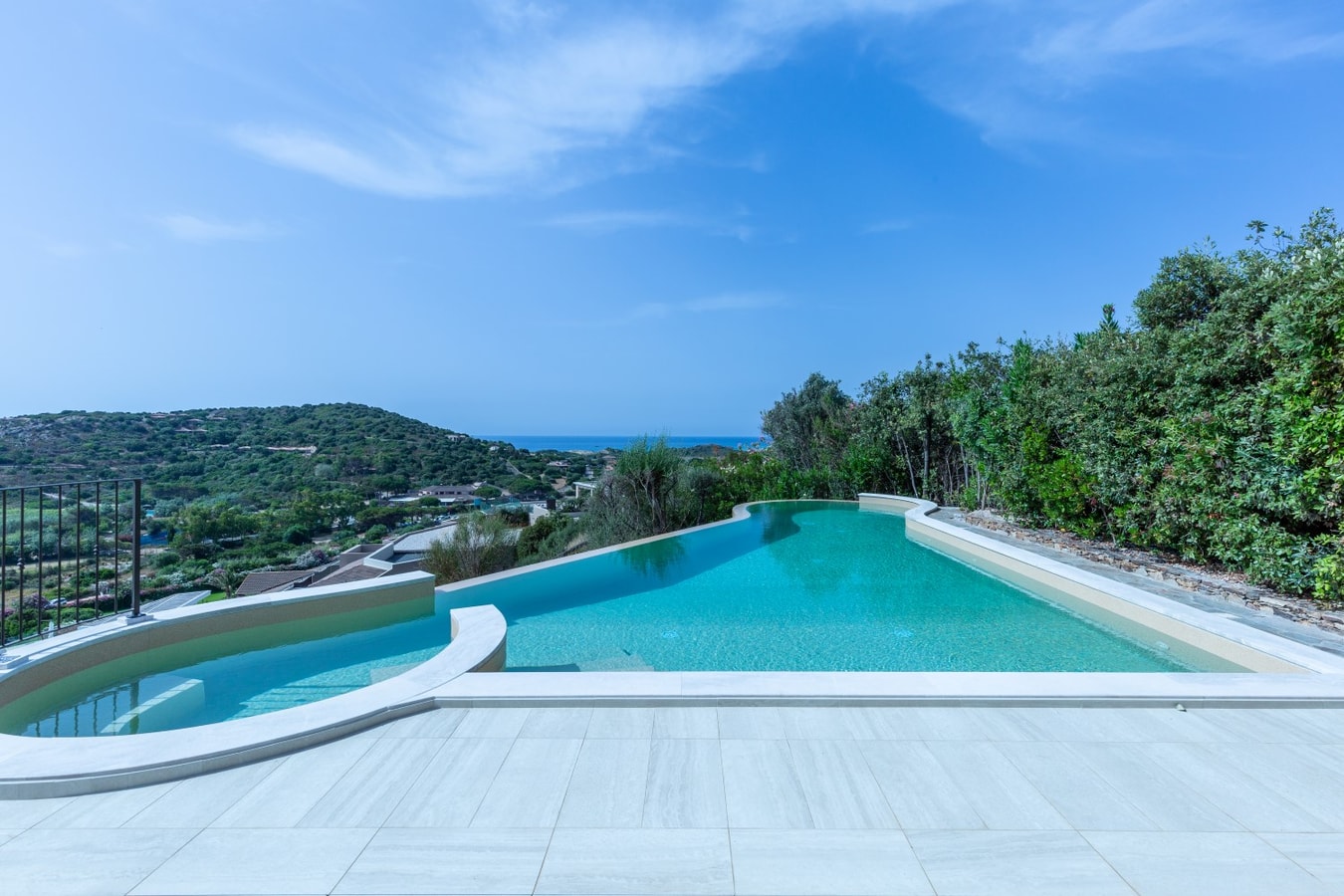 Villa with pool and stunning views 34 Italian Breaks