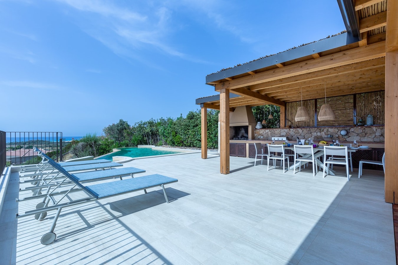 Villa with pool and stunning views 35 Italian Breaks