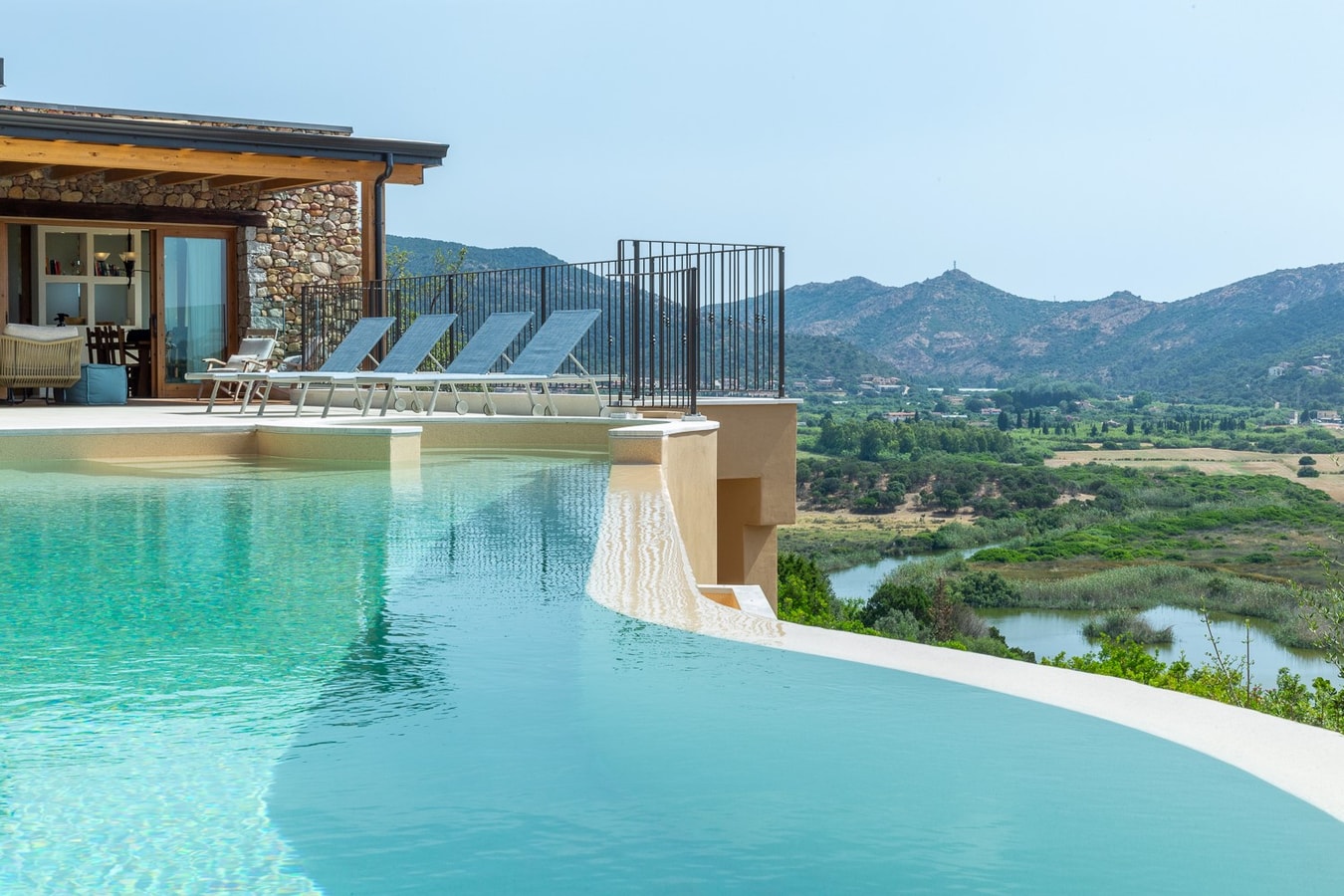Villa with pool and stunning views 36 Italian Breaks