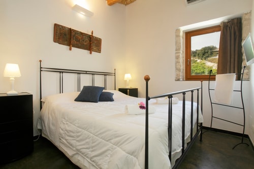 Private villa with pool in the countryside 8 Italian Breaks