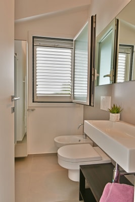 Private villa with private swimming pool 30 Italian Breaks