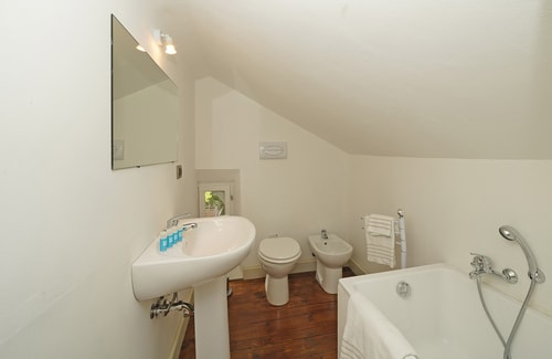 Villa Brunella - Private villa walking distance from lake and town 17 Italian Breaks