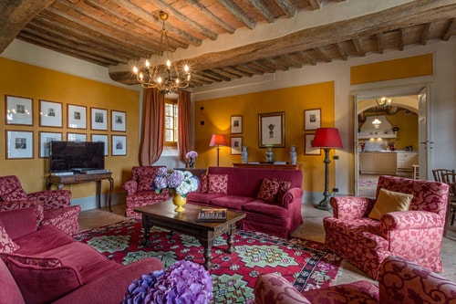 Country Villa with private swimming pool in Tuscany 2 Italian Breaks