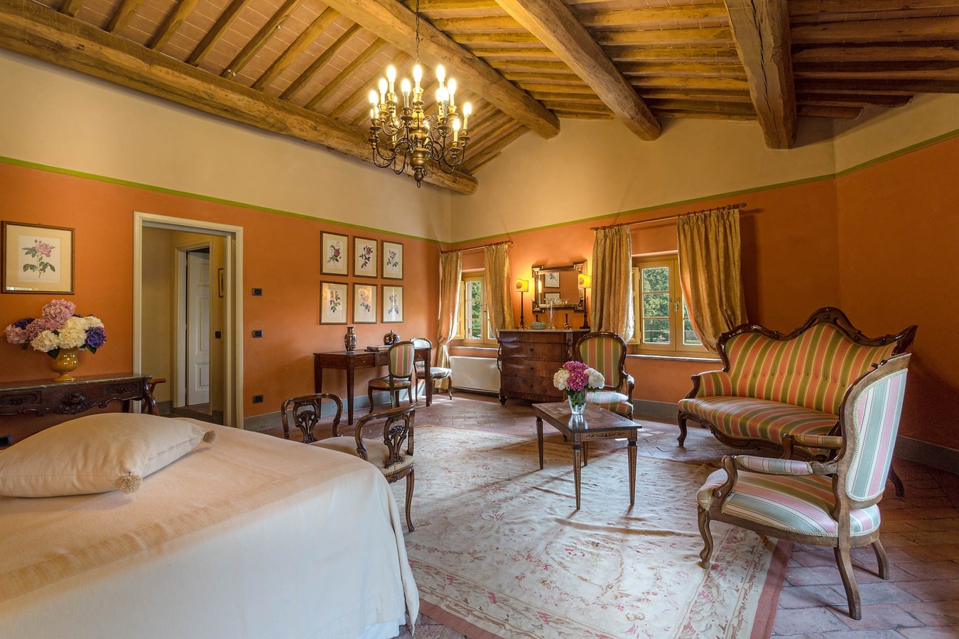 Country Villa with private swimming pool in Tuscany 10 Italian Breaks