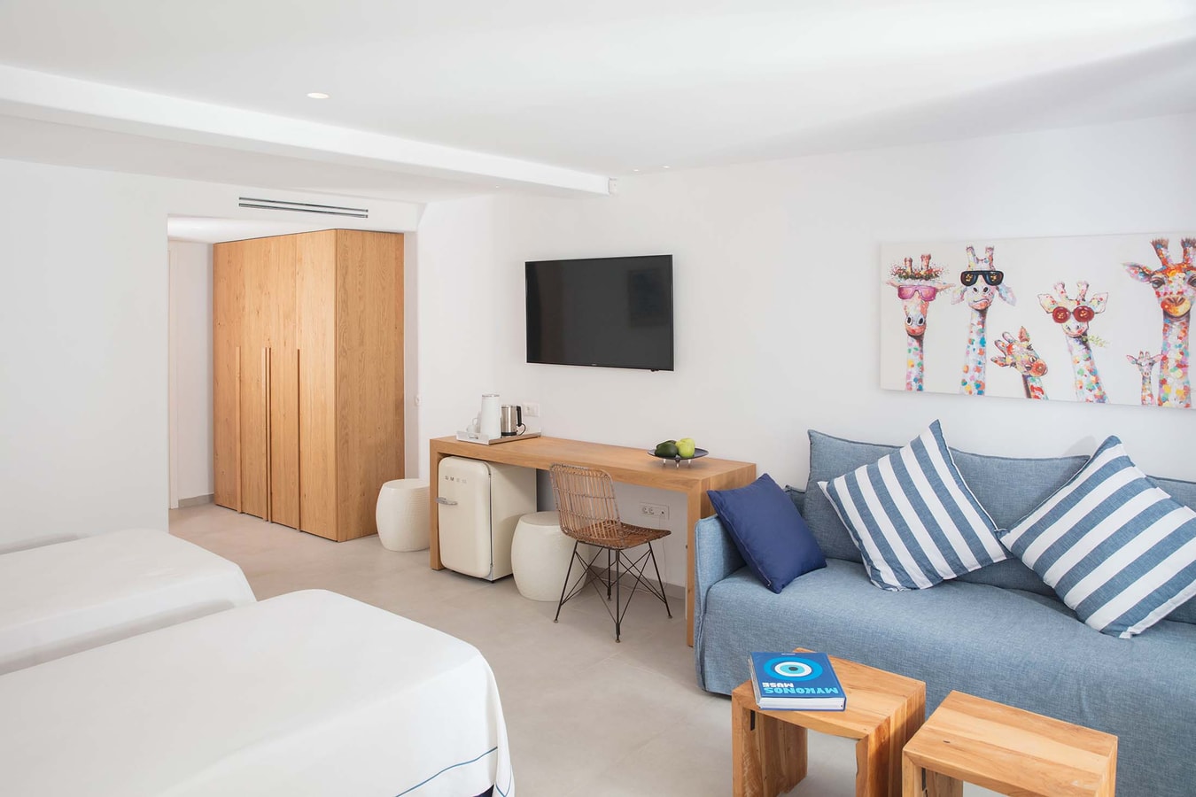 Luxury modern villa with swimming pool in Mykonos 9 My Villa Breaks