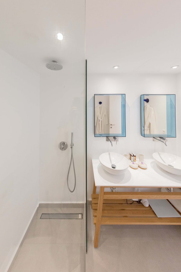 Luxury modern villa with swimming pool in Mykonos 10 My Villa Breaks