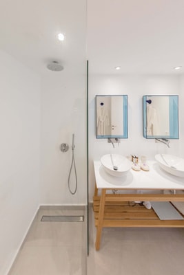 Luxury modern villa with swimming pool in Mykonos 10 My Villa Breaks