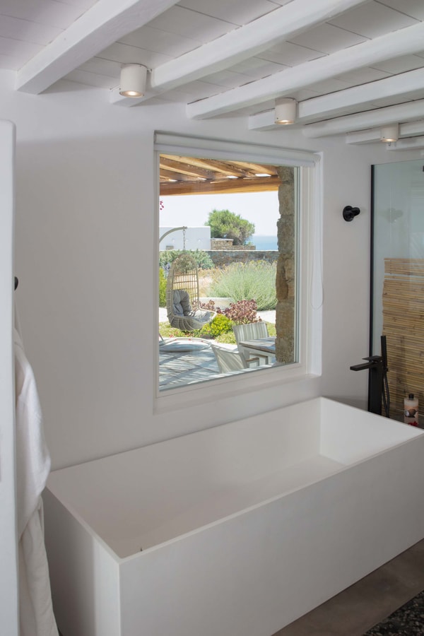 Luxury modern villa with swimming pool in Mykonos 11 My Villa Breaks