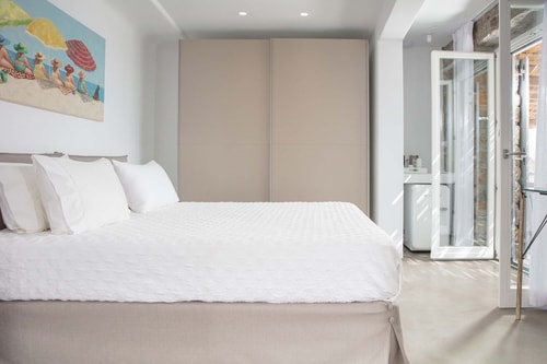 Luxury modern villa with swimming pool in Mykonos 18 My Villa Breaks