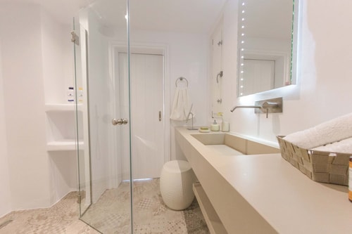 Luxury modern villa with swimming pool in Mykonos 19 My Villa Breaks