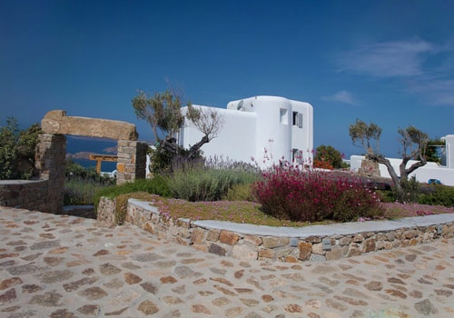 Luxury modern villa with swimming pool in Mykonos 26 My Villa Breaks