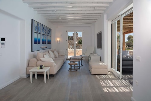 Luxury modern villa with swimming pool in Mykonos 29 My Villa Breaks