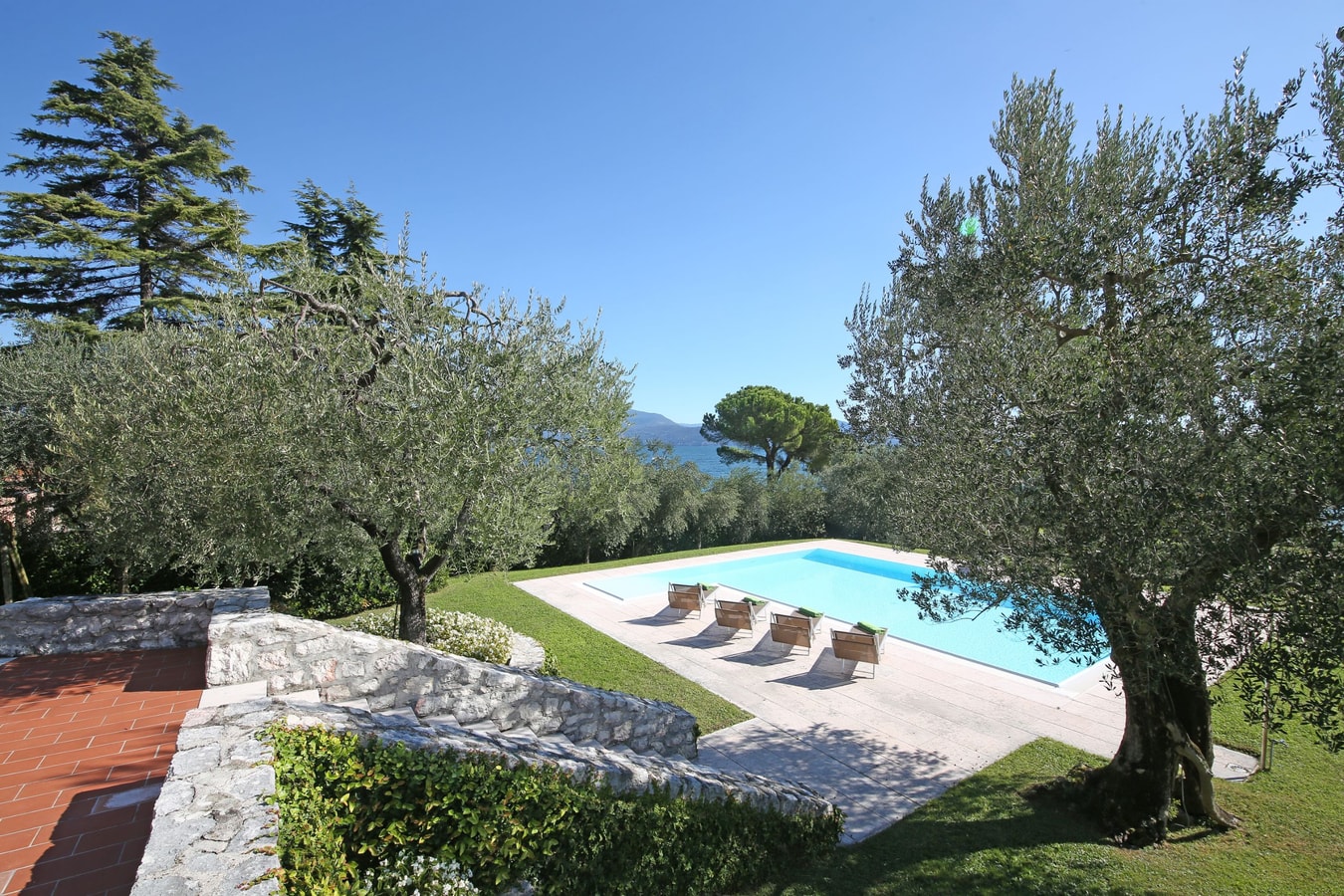 Villa Bobine - Private waterfront villa with pool Italian Breaks