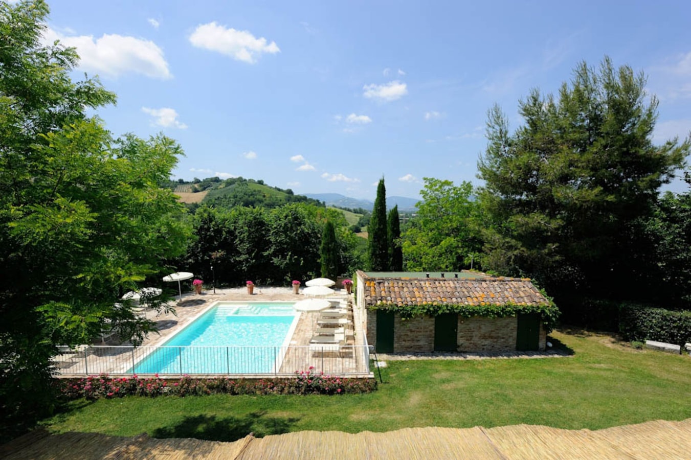Villa Baci - Large private property with two pools 2 Italian Breaks