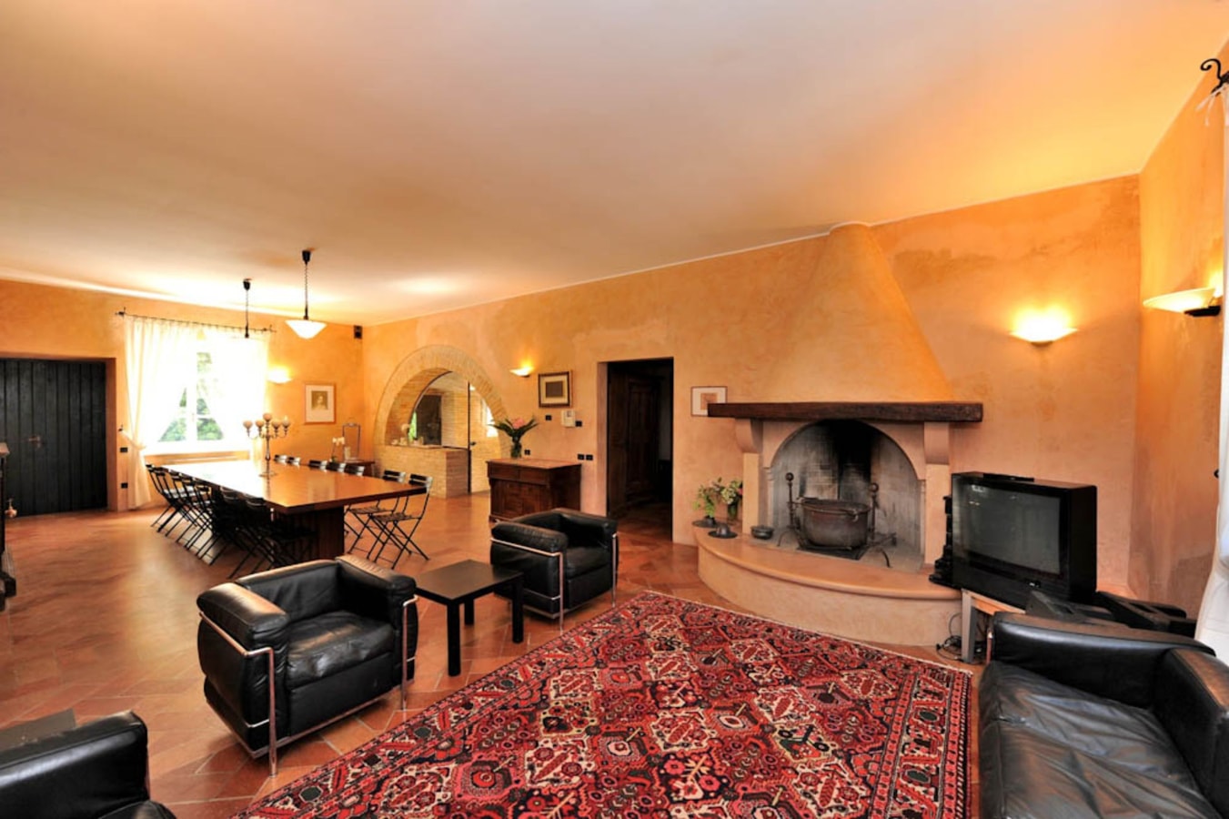 Villa Baci - Large private property with two pools 6 Italian Breaks