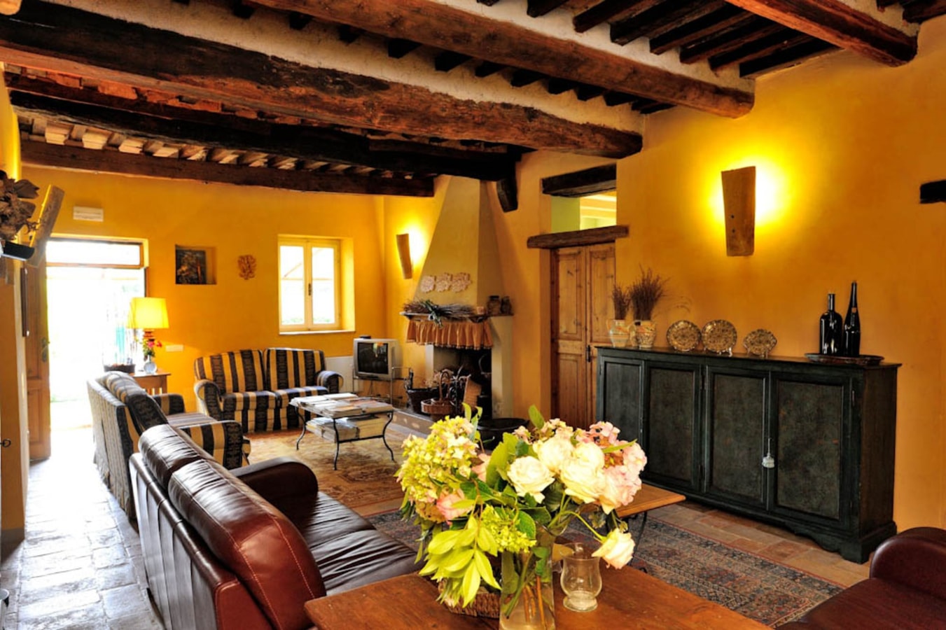 Villa Baci - Large private property with two pools 13 Italian Breaks