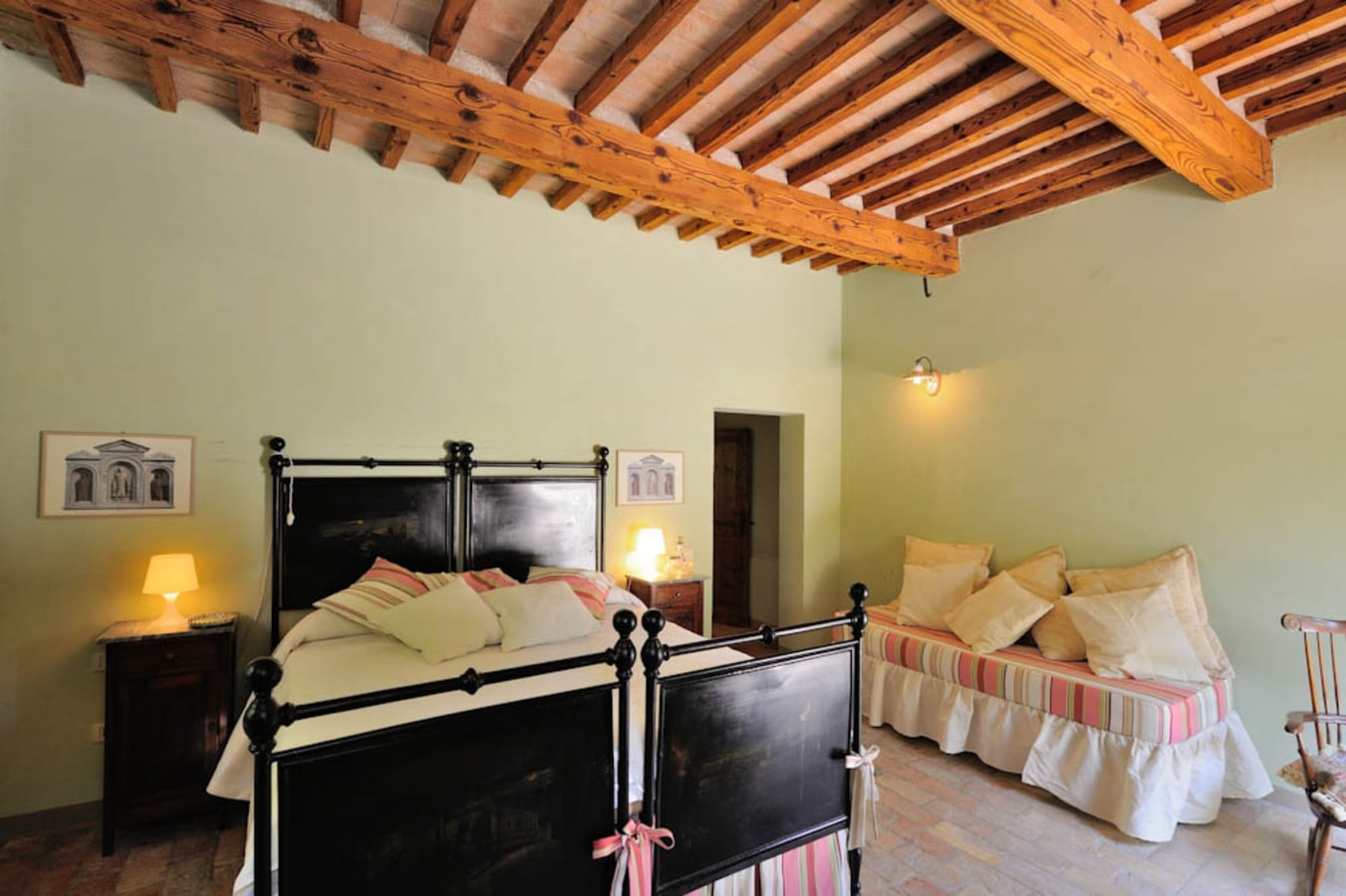 Villa Baci - Large private property with two pools 20 Italian Breaks