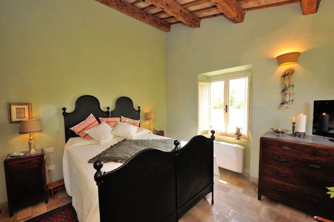 Villa Baci - Large private property with two pools 25 Italian Breaks