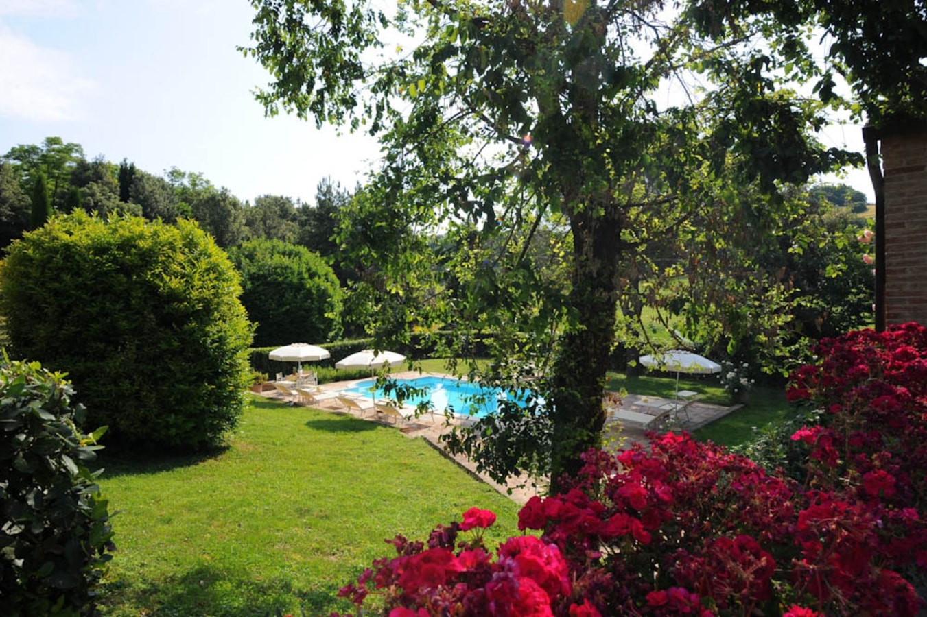 Villa Baci - Large private property with two pools 34 Italian Breaks