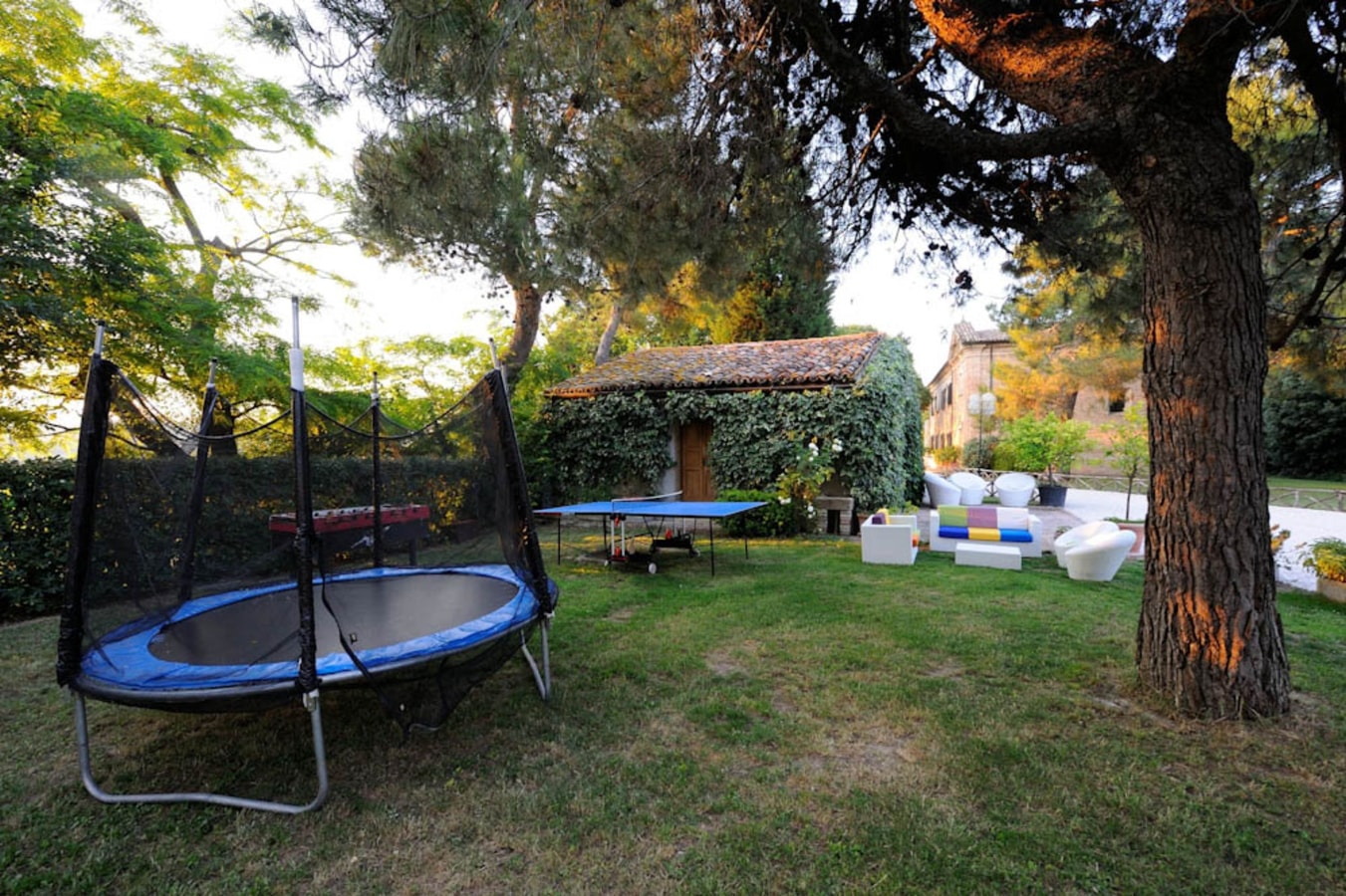 Villa Baci - Large private property with two pools 36 Italian Breaks