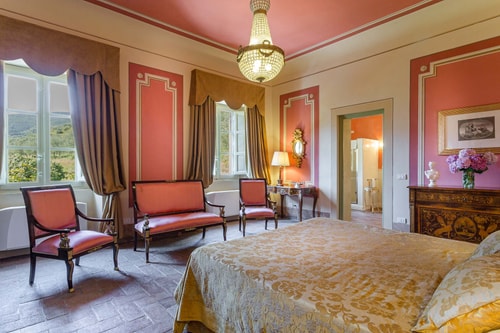 Large Countryside Villa in Tuscany with private pool 16 Italian Breaks