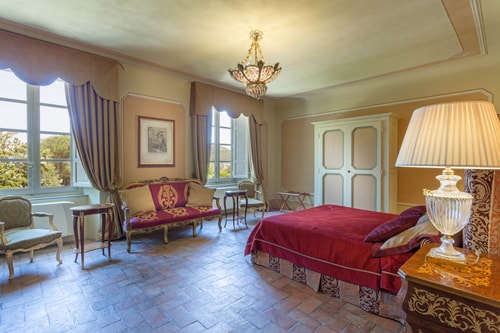 Large Countryside Villa in Tuscany with private pool 26 Italian Breaks