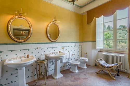 Large Countryside Villa in Tuscany with private pool 28 Italian Breaks