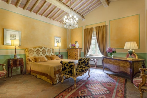 Large Countryside Villa in Tuscany with private pool 30 Italian Breaks