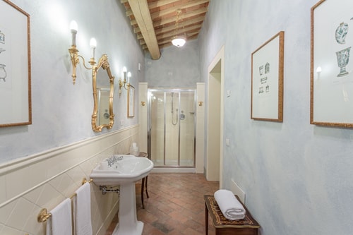 Large Countryside Villa in Tuscany with private pool 31 Italian Breaks