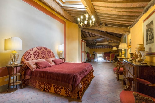 Large Countryside Villa in Tuscany with private pool 35 Italian Breaks