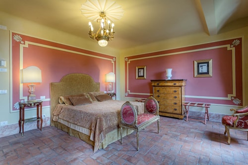 Large Countryside Villa in Tuscany with private pool 45 Italian Breaks
